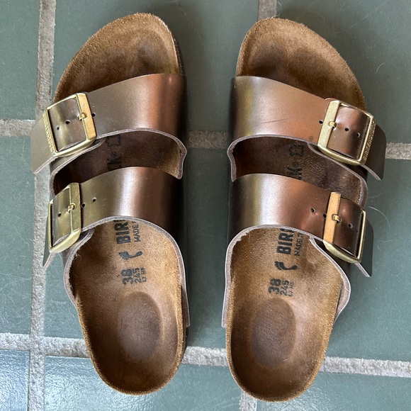 Birkenstock Shoes - Birkenstock - metallic copper, Arizona soft bed leather, size 8, gently worn